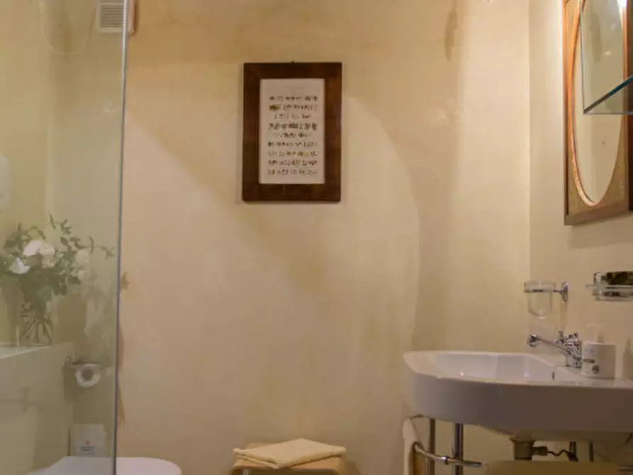 Immagine 3 di Palazzo in vendita  a Gambellara