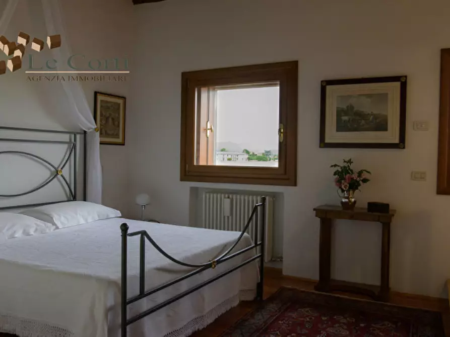 Immagine 6 di Palazzo in vendita  a Gambellara