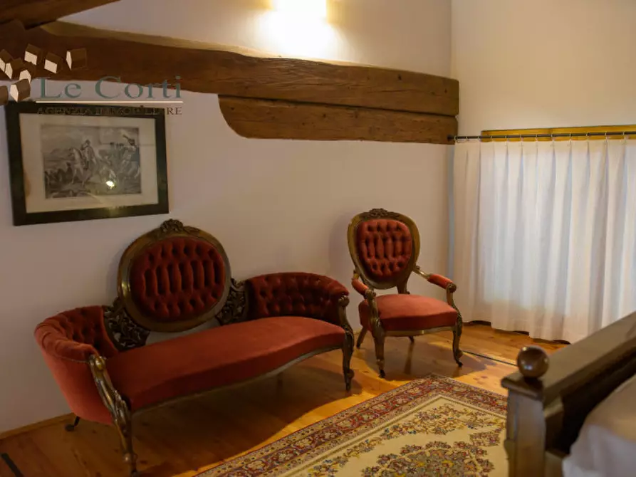 Immagine 10 di Palazzo in vendita  a Gambellara