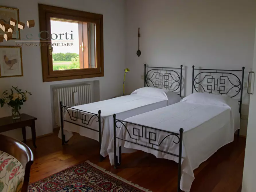 Immagine 15 di Palazzo in vendita  a Gambellara