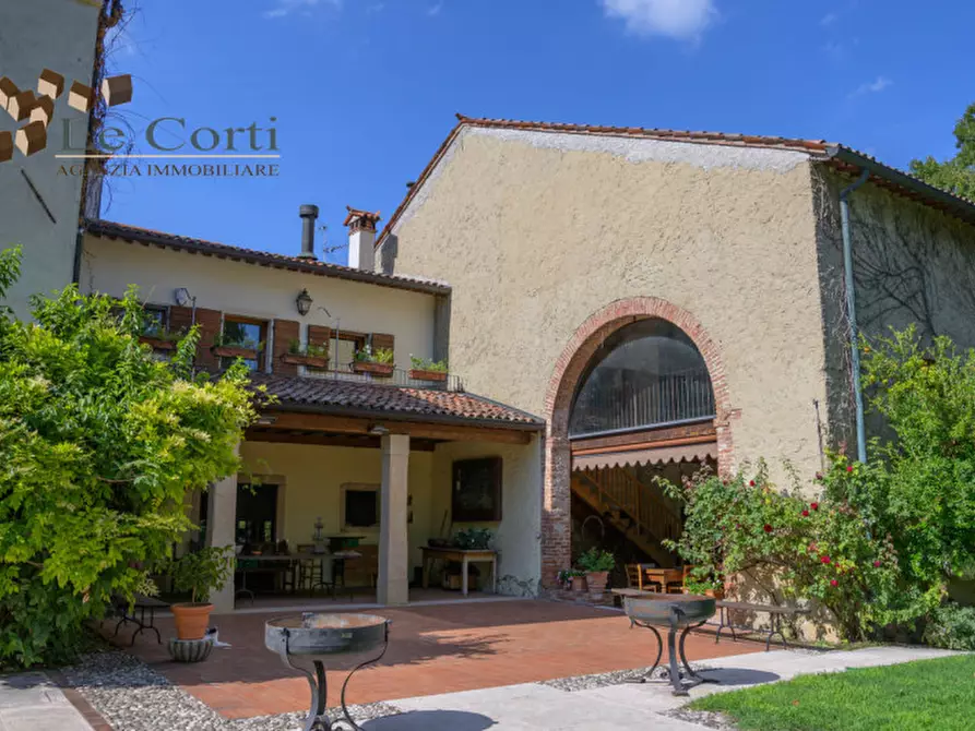 Immagine 20 di Palazzo in vendita  a Gambellara