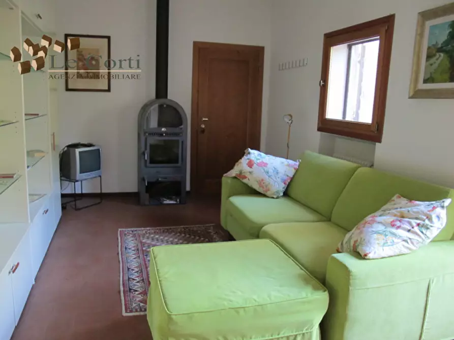 Immagine 25 di Palazzo in vendita  a Gambellara