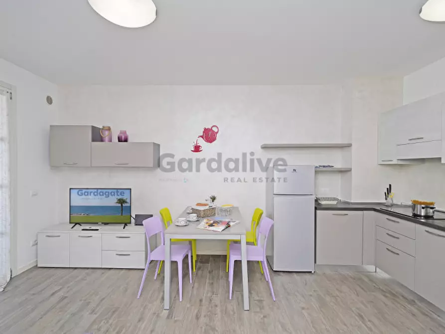 Immagine 5 di Appartamento in vendita  in Viale Ugo Foscolo 134 a Toscolano-Maderno