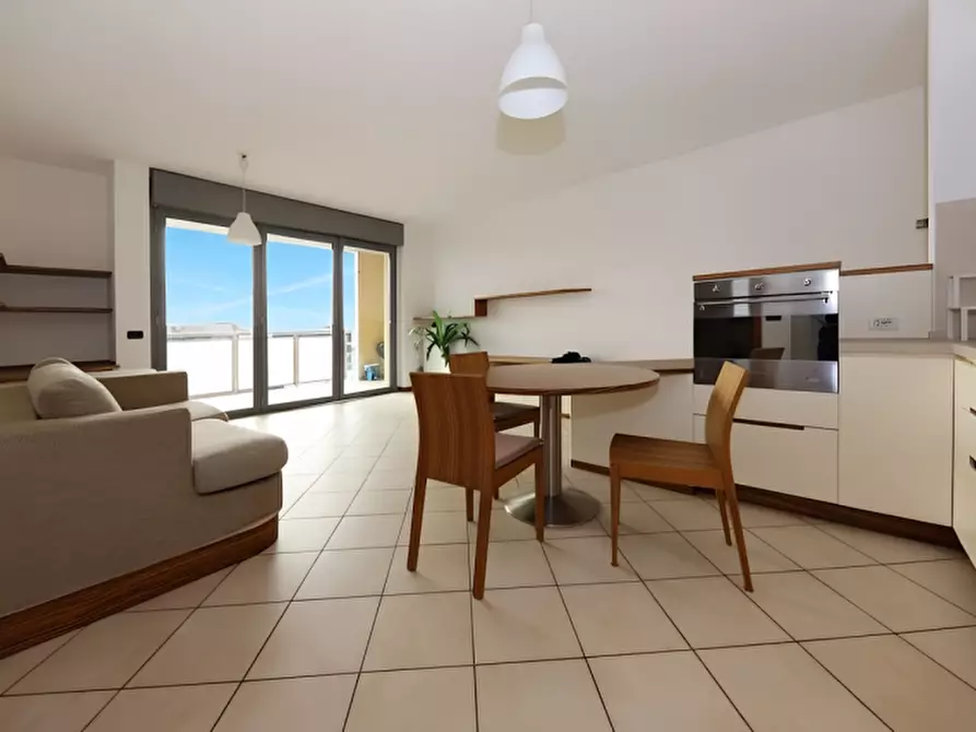 Immagine 2 di Appartamento in affitto  in piazza 25 Aprile 8 a Seregno