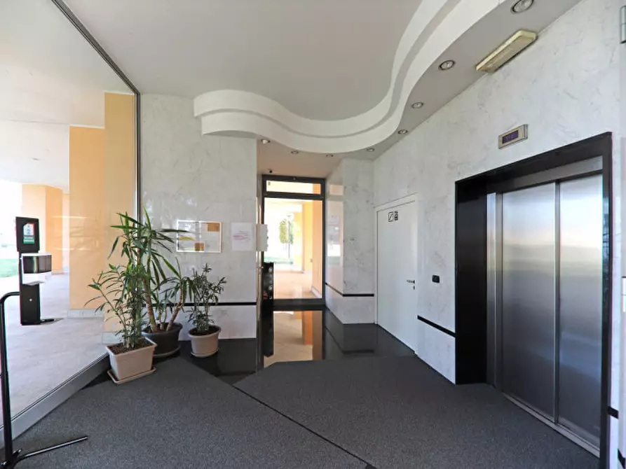 Immagine 21 di Appartamento in affitto  in piazza 25 Aprile 8 a Seregno