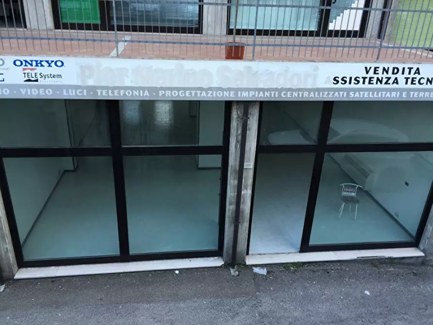 Immagine 3 di Negozio in vendita  a Lunano