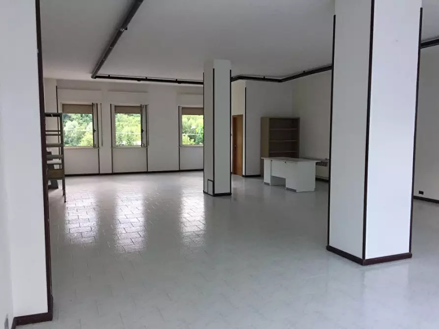 Immagine 4 di Negozio in vendita  a Lunano