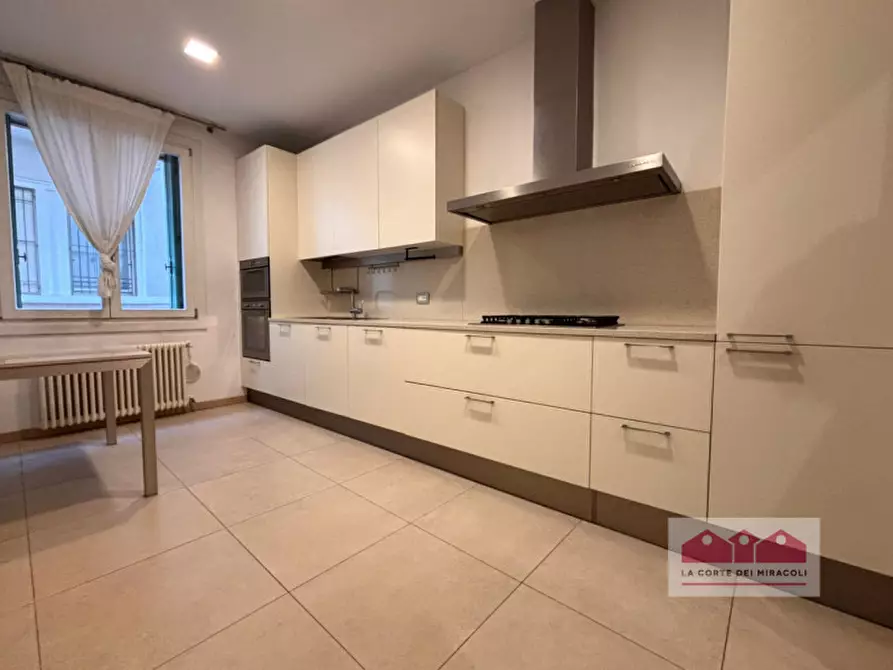 Immagine 1 di Appartamento in affitto  in Contrà Santa Corona 15 a Vicenza