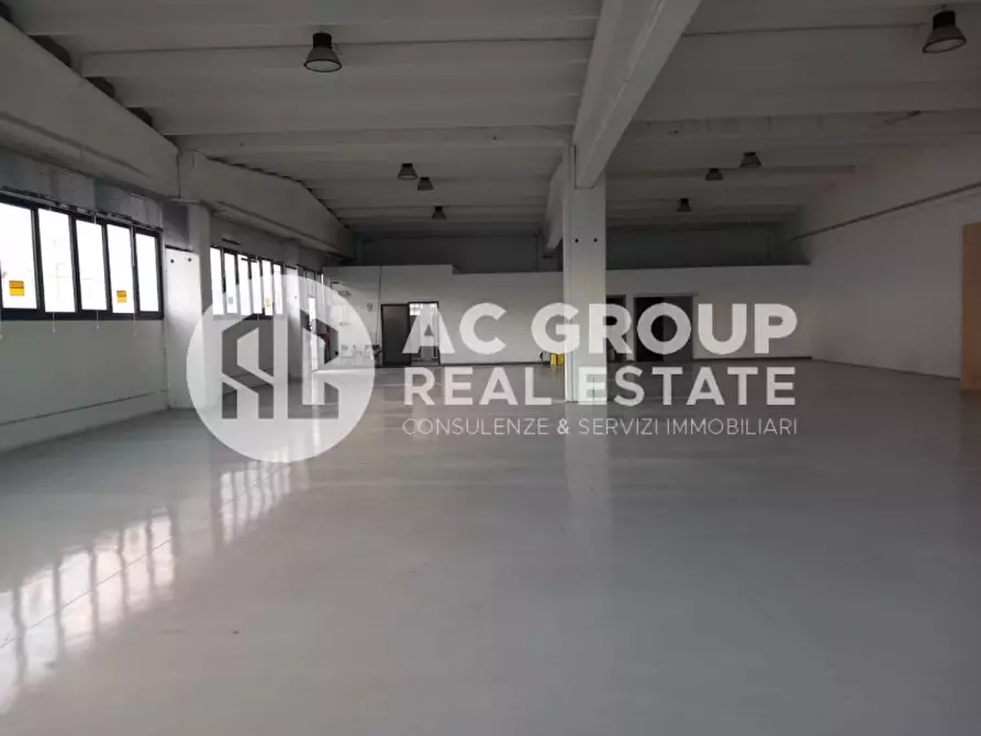 Immagine 1 di Capannone industriale in vendita  in Via G. Di Vittorio a Origgio