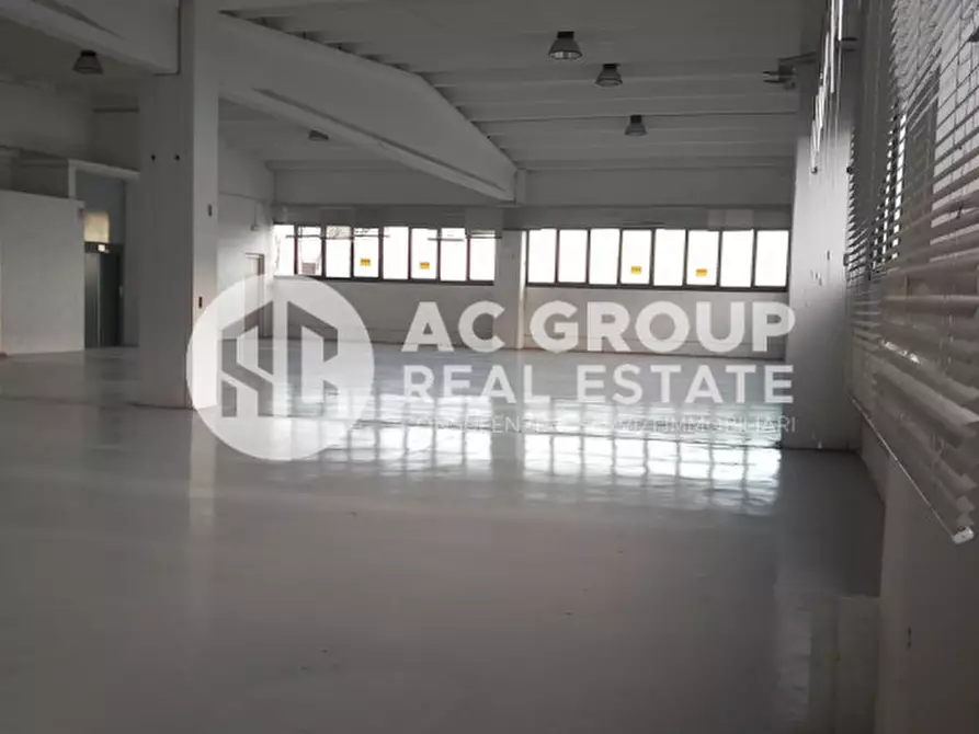 Immagine 2 di Capannone industriale in vendita  in Via G. Di Vittorio a Origgio