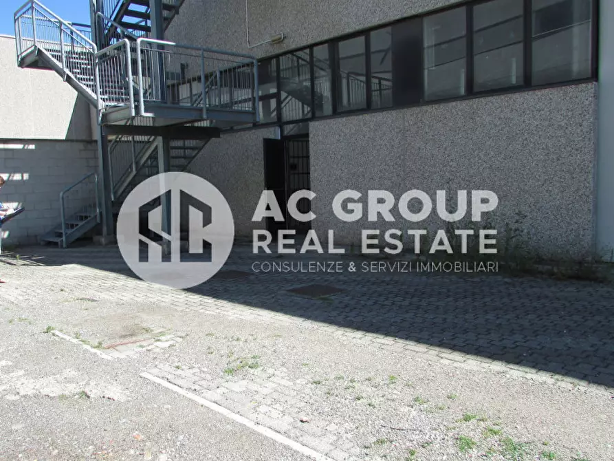 Immagine 12 di Capannone industriale in vendita  in Via G. Di Vittorio a Origgio