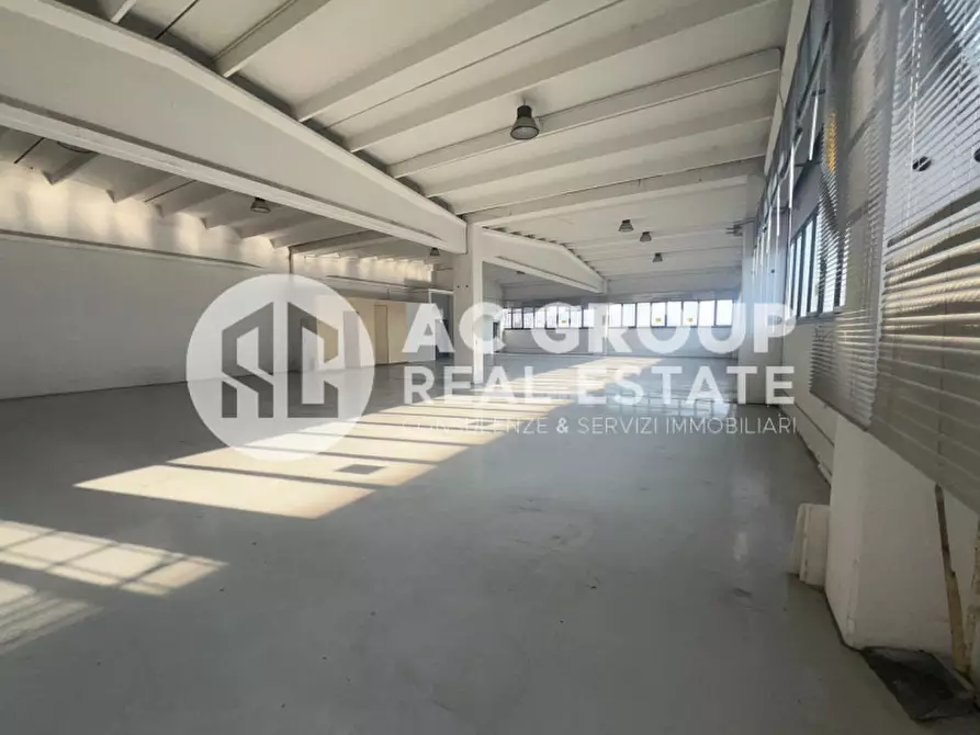 Immagine 15 di Capannone industriale in vendita  in Via G. Di Vittorio a Origgio