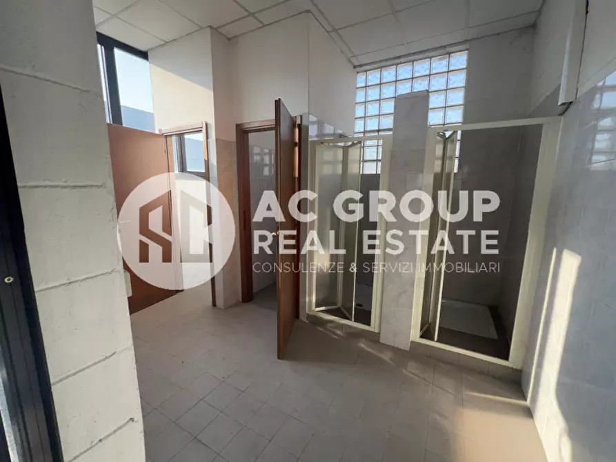 Immagine 21 di Capannone industriale in vendita  in Via G. Di Vittorio a Origgio