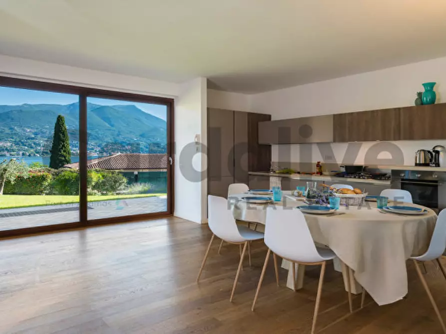 Immagine 2 di Villa in vendita  in Via San Giovanni  35 a San Felice Del Benaco