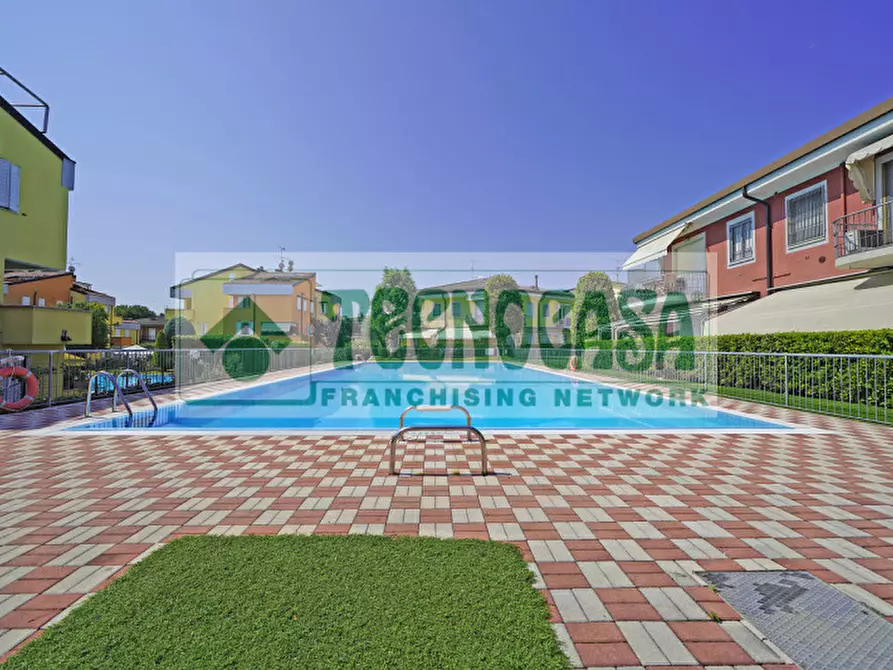 Immagine 10 di Monolocale in vendita  in Residence Le Pagode (B) a Sirmione