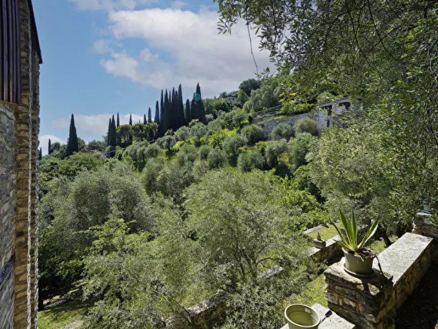 Immagine 2 di Villa in vendita  in Via Angelo Feltrinelli a Gargnano