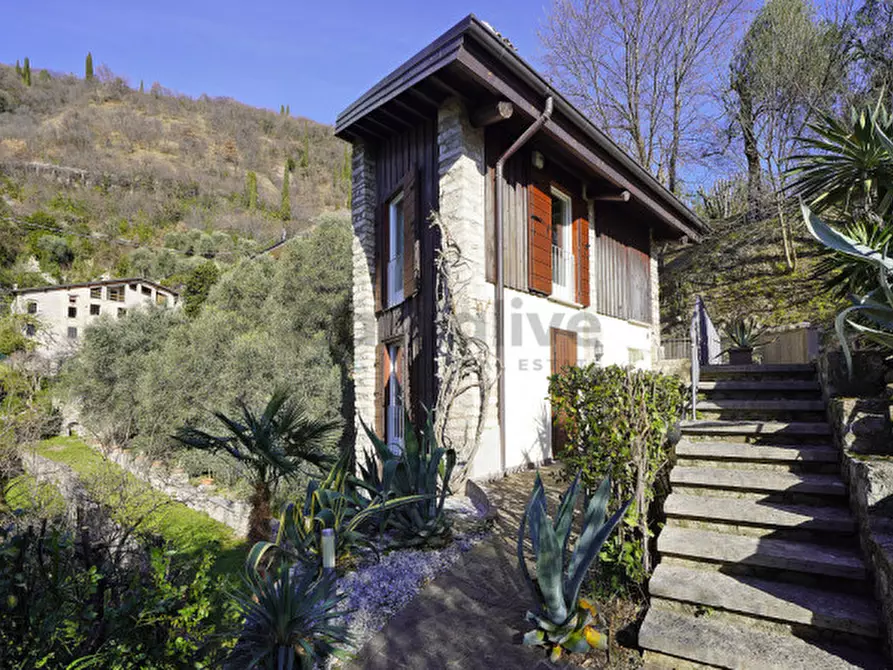 Immagine 4 di Villa in vendita  in Via Angelo Feltrinelli a Gargnano