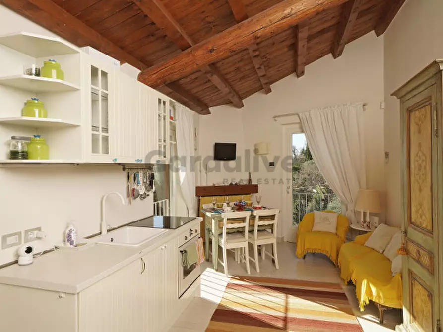 Immagine 5 di Villa in vendita  in Via Angelo Feltrinelli a Gargnano