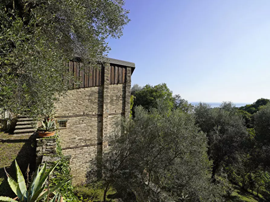 Immagine 6 di Villa in vendita  in Via Angelo Feltrinelli a Gargnano