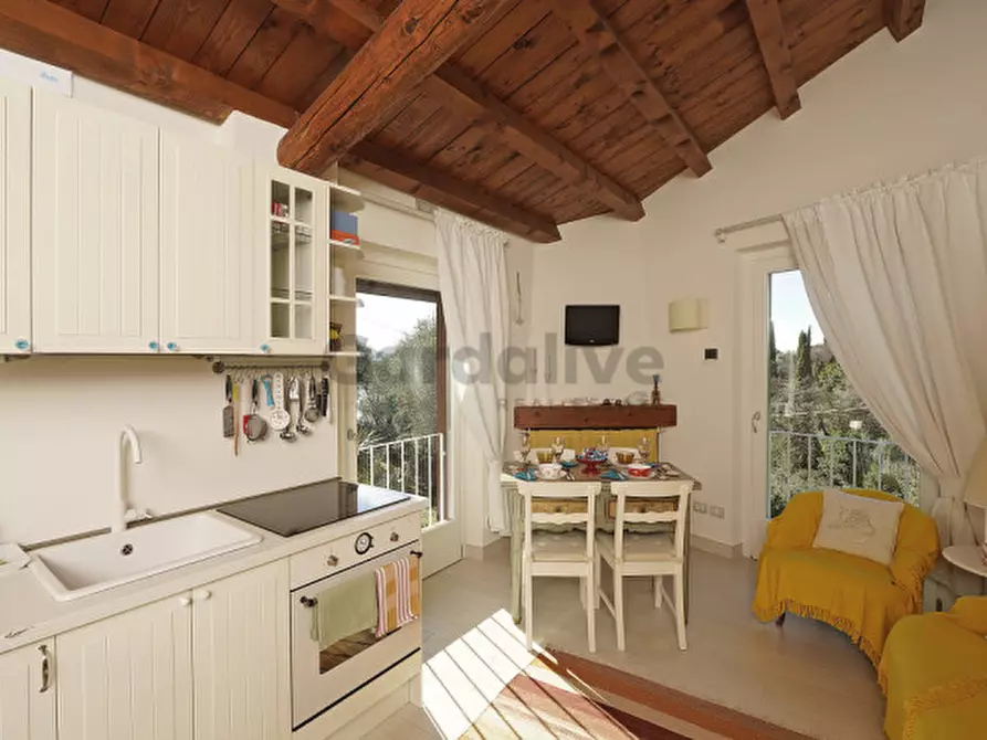 Immagine 6 di Villa in vendita  in Via Angelo Feltrinelli a Gargnano