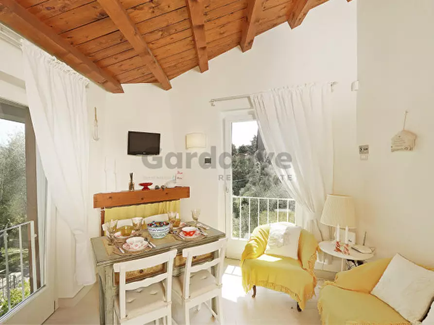 Immagine 8 di Villa in vendita  in Via Angelo Feltrinelli a Gargnano