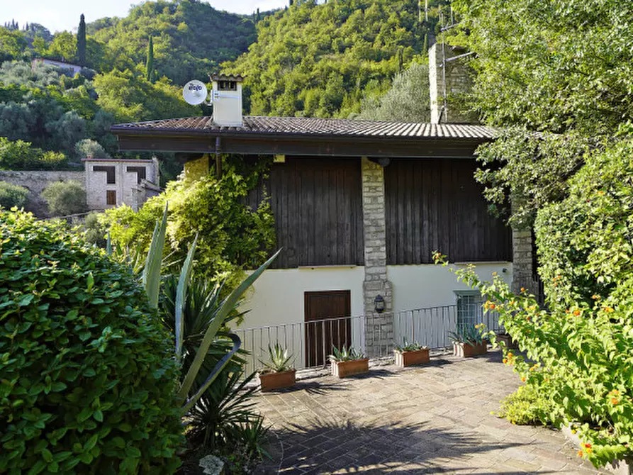 Immagine 8 di Villa in vendita  in Via Angelo Feltrinelli a Gargnano