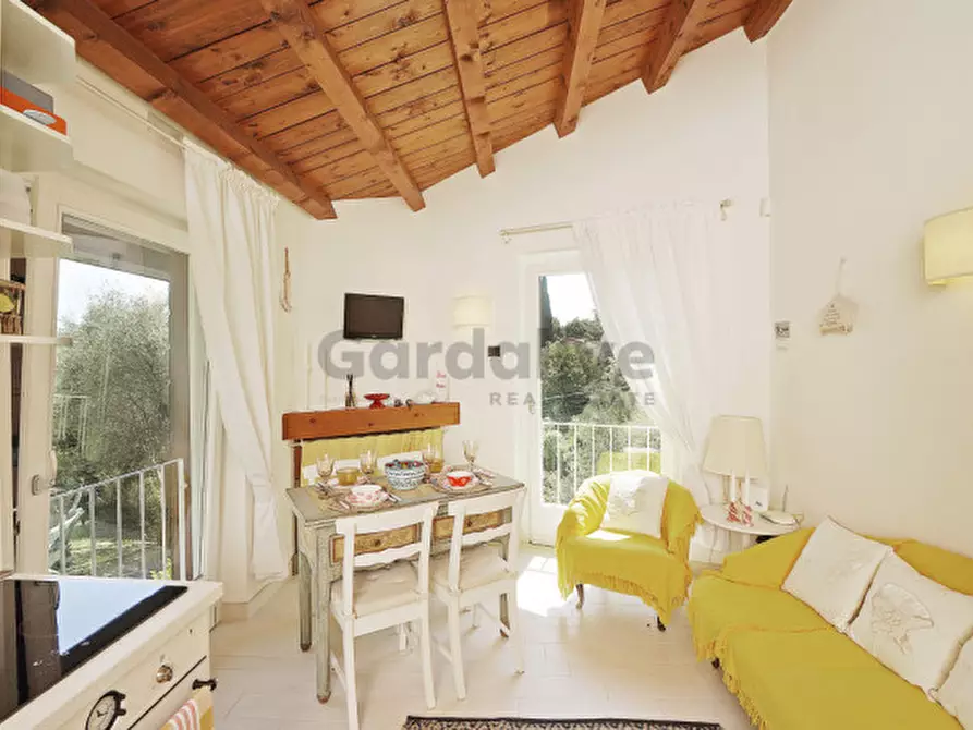 Immagine 11 di Villa in vendita  in Via Angelo Feltrinelli a Gargnano