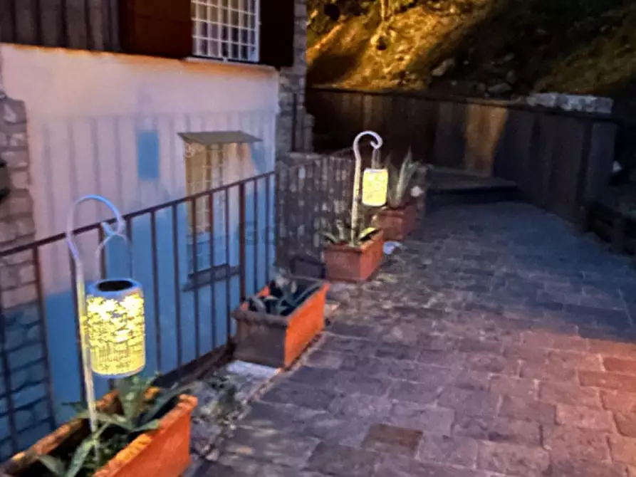 Immagine 12 di Villa in vendita  in Via Angelo Feltrinelli a Gargnano