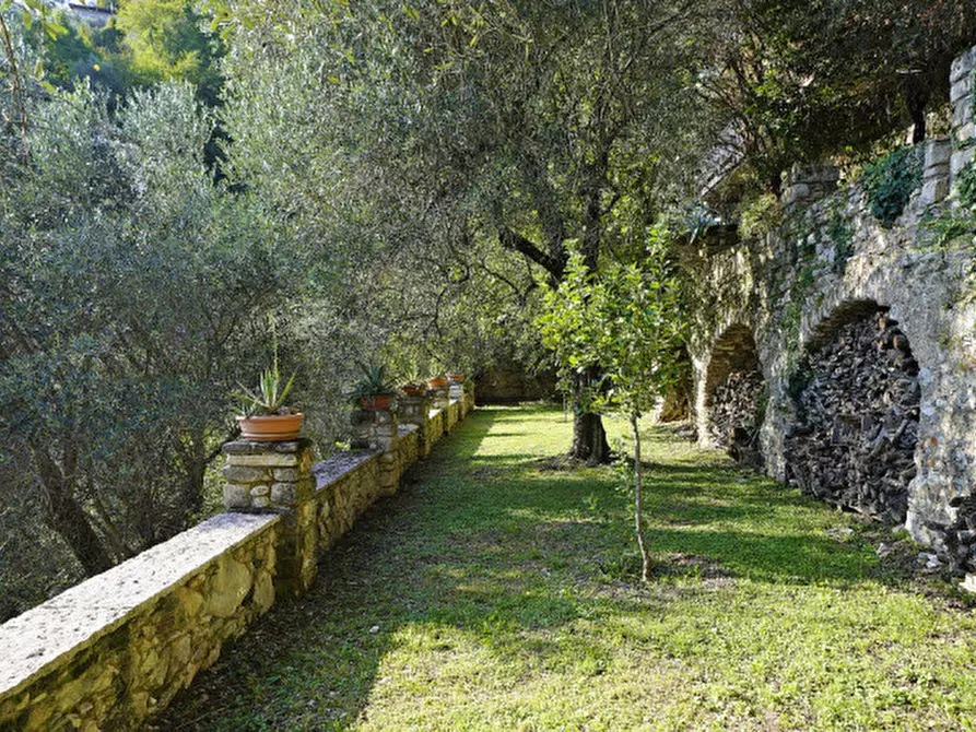 Immagine 13 di Villa in vendita  in Via Angelo Feltrinelli a Gargnano