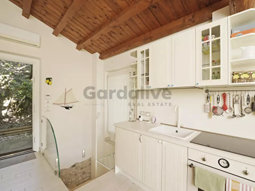Immagine 14 di Villa in vendita  in Via Angelo Feltrinelli a Gargnano
