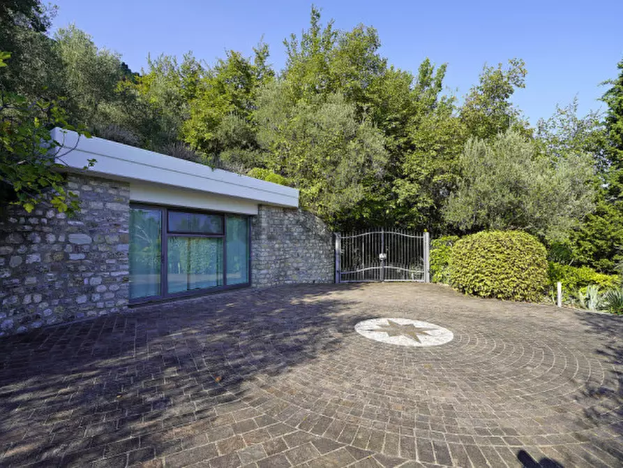 Immagine 16 di Villa in vendita  in Via Angelo Feltrinelli a Gargnano