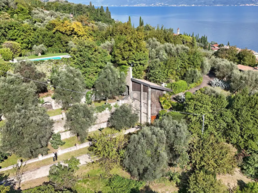 Immagine 17 di Villa in vendita  in Via Angelo Feltrinelli a Gargnano