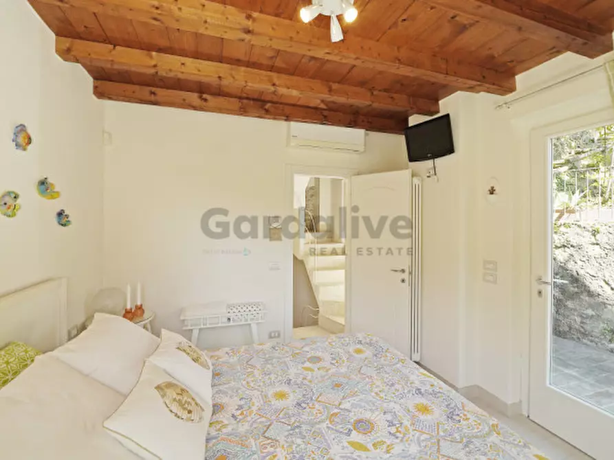 Immagine 19 di Villa in vendita  in Via Angelo Feltrinelli a Gargnano