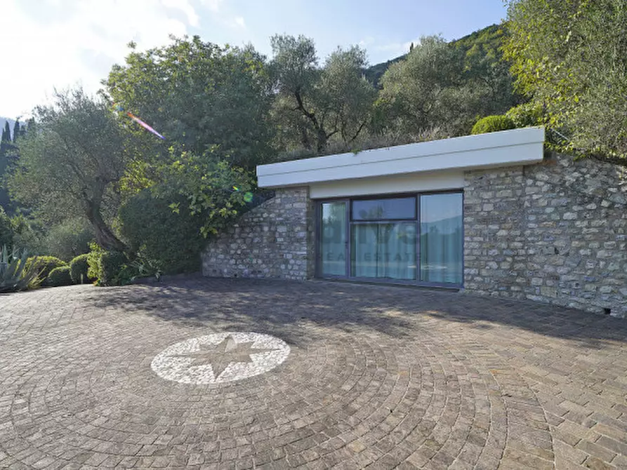 Immagine 23 di Villa in vendita  in Via Angelo Feltrinelli a Gargnano