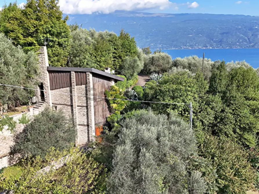 Immagine 33 di Villa in vendita  in Via Angelo Feltrinelli a Gargnano