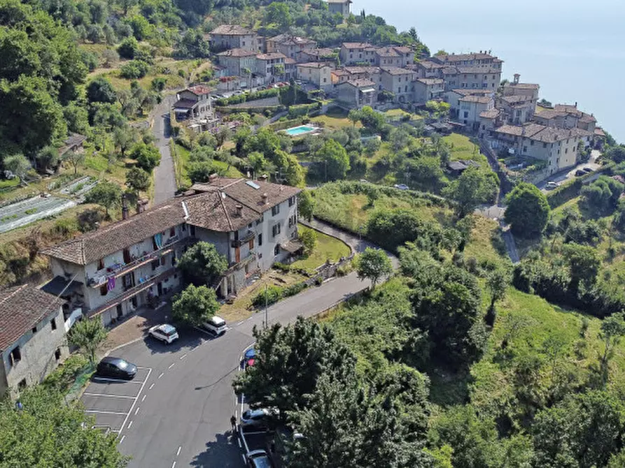 Immagine 1 di Casa indipendente in vendita  in Via Musaga a Gargnano