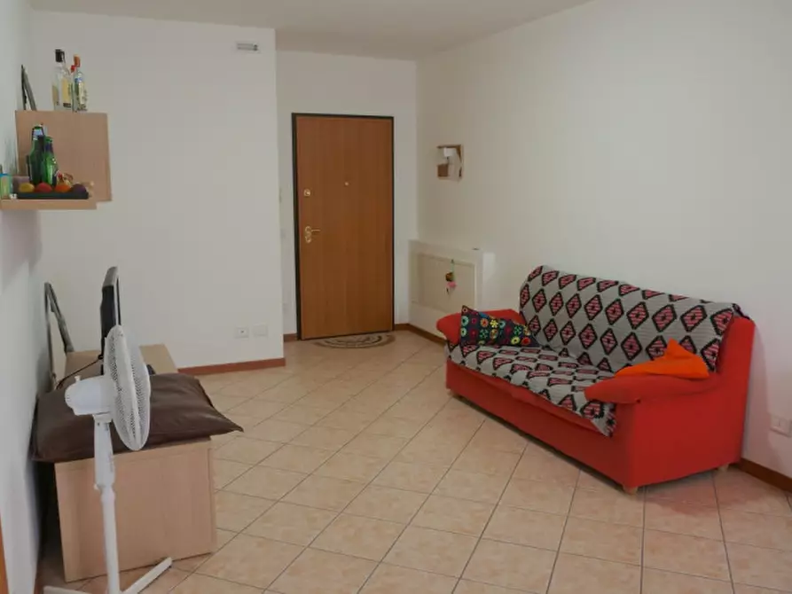 Immagine 2 di Camera in affitto  a Legnaro