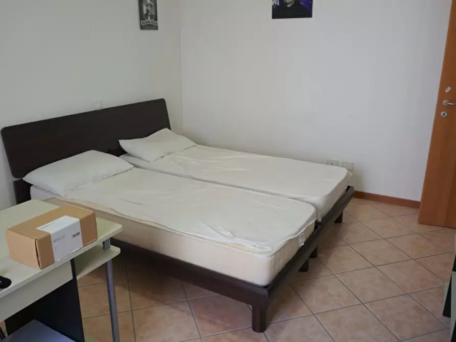 Immagine 14 di Camera in affitto  a Legnaro