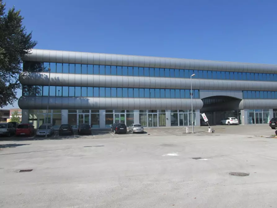 Immagine 3 di Ufficio in vendita  a Savignano Sul Rubicone