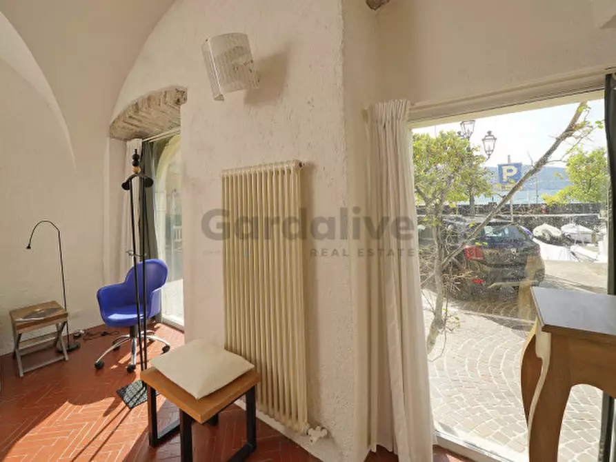 Immagine 21 di Appartamento in vendita  in Via Porto 4 a Gargnano