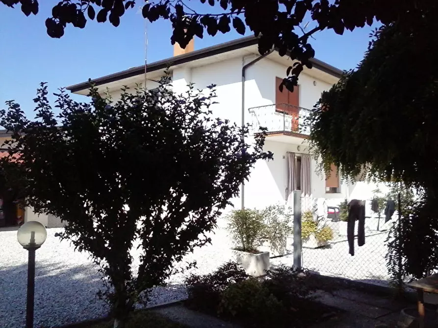 Immagine 3 di Casa bifamiliare in vendita  in chiesa a Casale Sul Sile