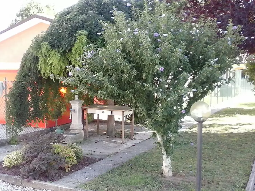 Immagine 10 di Casa bifamiliare in vendita  in chiesa a Casale Sul Sile