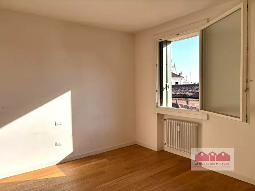 Immagine 13 di Appartamento in vendita  in Corso Palladio 32 a Vicenza