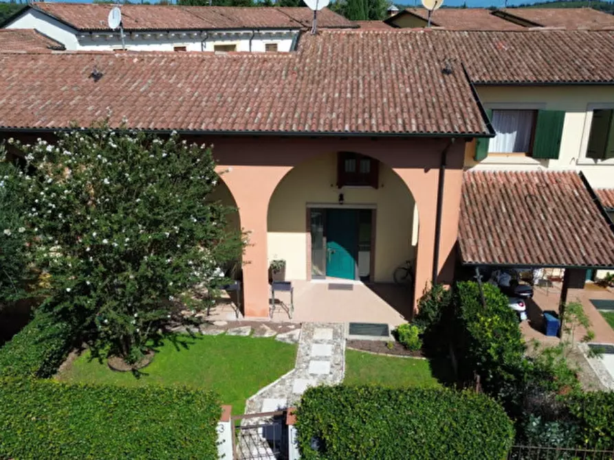 Immagine 2 di Villetta a schiera in vendita  a Valeggio Sul Mincio