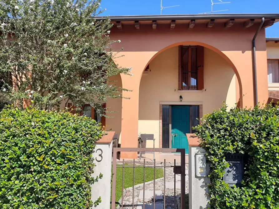 Immagine 4 di Villetta a schiera in vendita  a Valeggio Sul Mincio