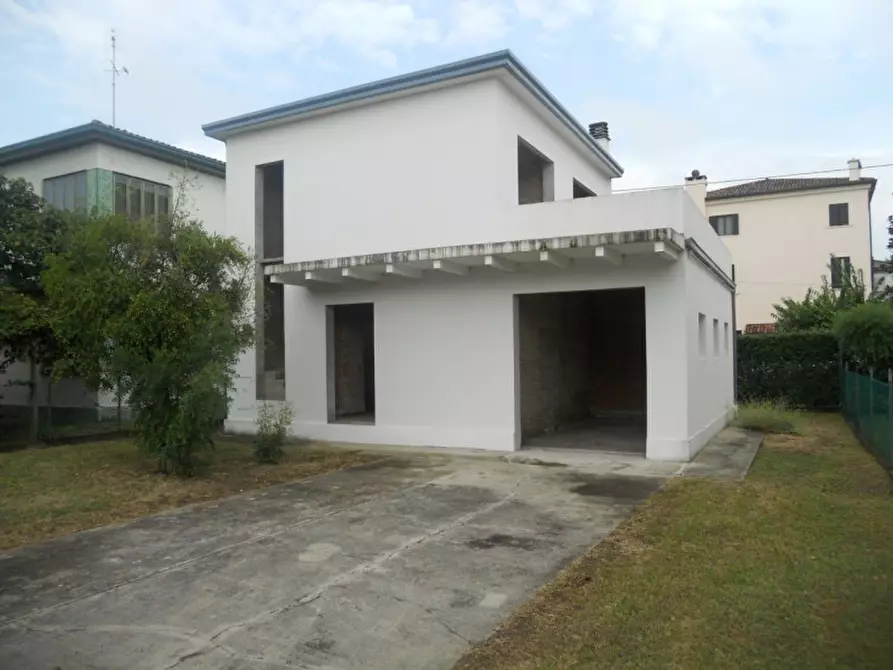 Immagine 1 di Casa indipendente in vendita  in VIA BRAVI a Padova