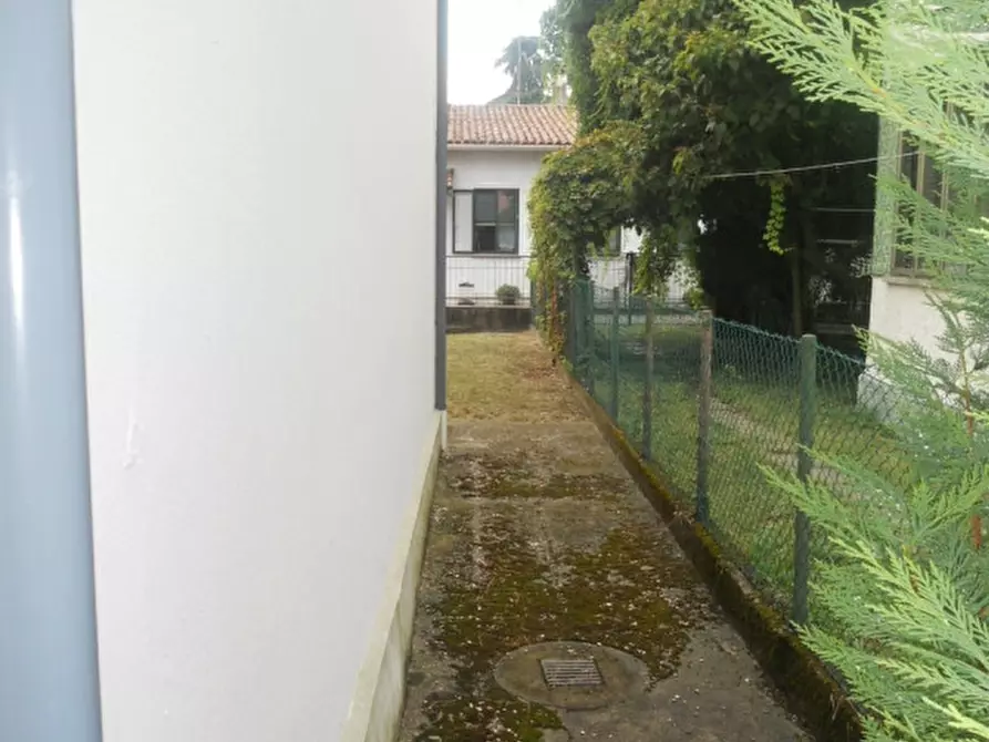 Immagine 10 di Casa indipendente in vendita  in VIA BRAVI a Padova