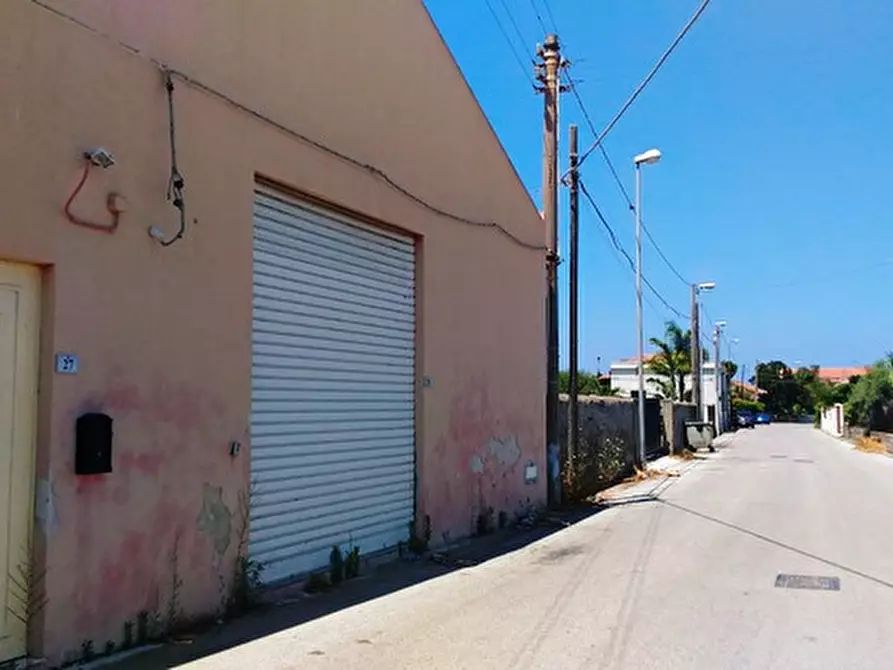 Immagine 3 di Magazzino in affitto  in VIA DEI GIGLI a Milazzo