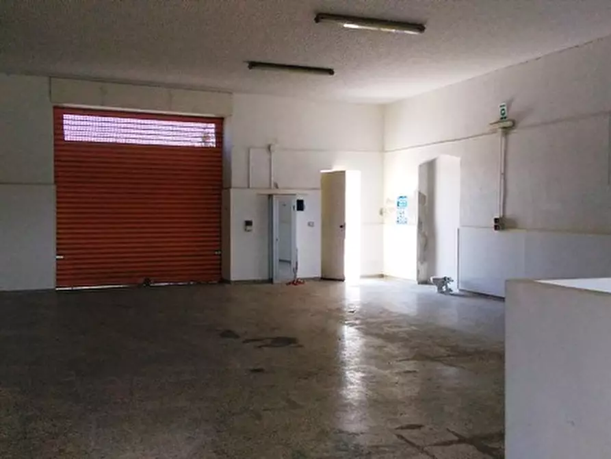 Immagine 7 di Magazzino in affitto  in VIA DEI GIGLI a Milazzo