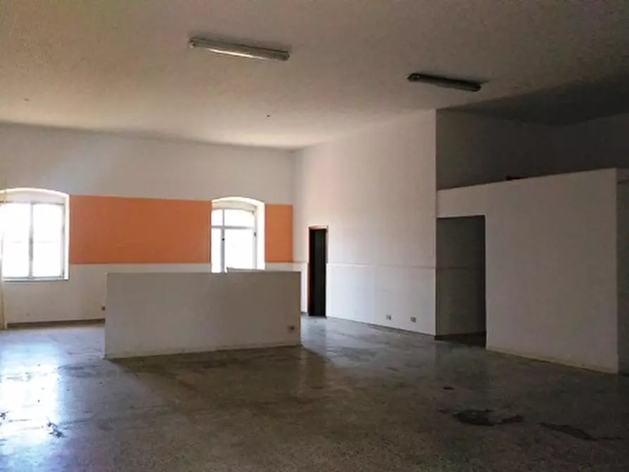 Immagine 10 di Magazzino in affitto  in VIA DEI GIGLI a Milazzo